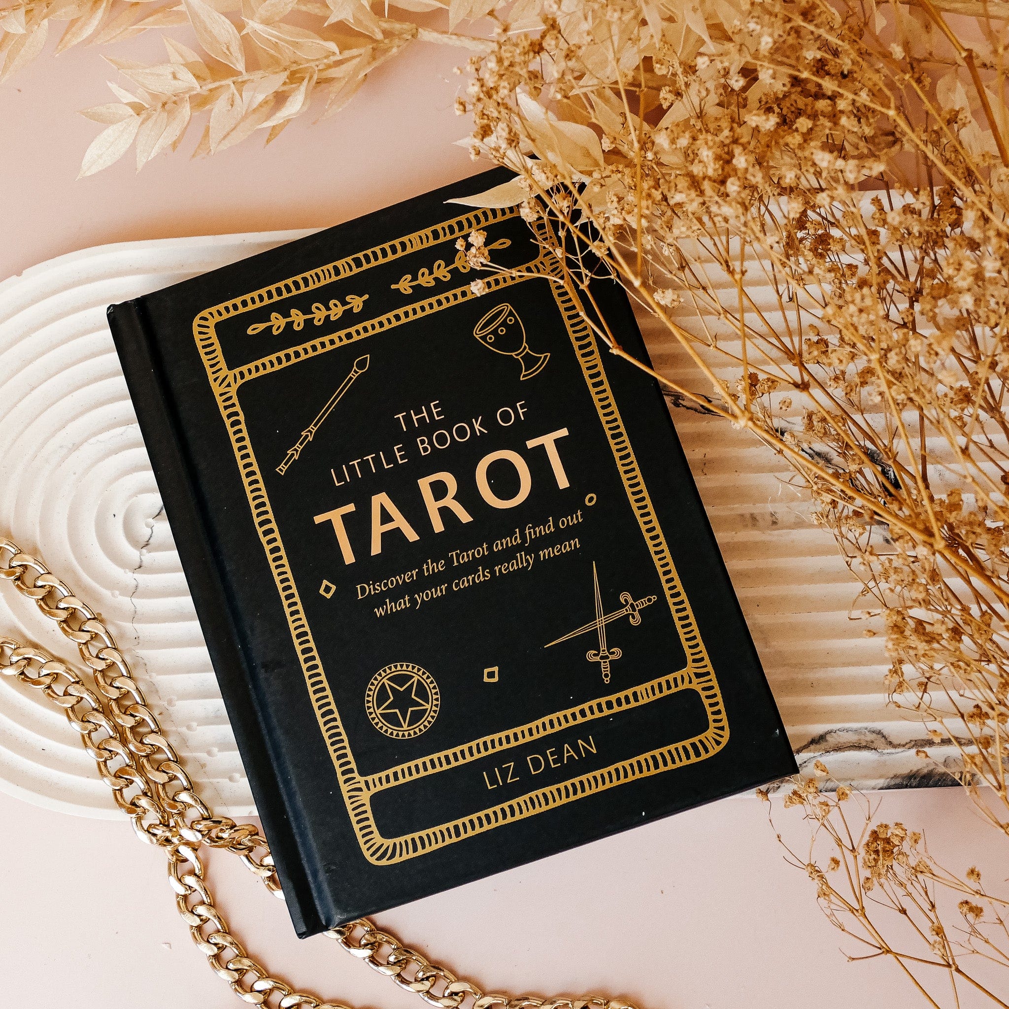 Tarot by Numbers: Learn the Codes that Unlock the Meaning of the Cards  (English Edition) eBook : Dean, Liz: : Livros